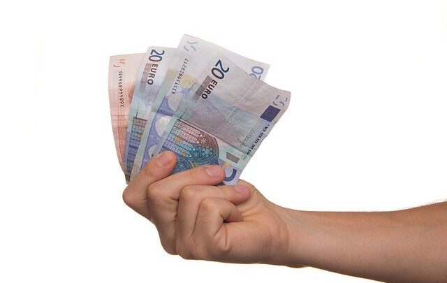 δανειζω χρηματα με τοκο